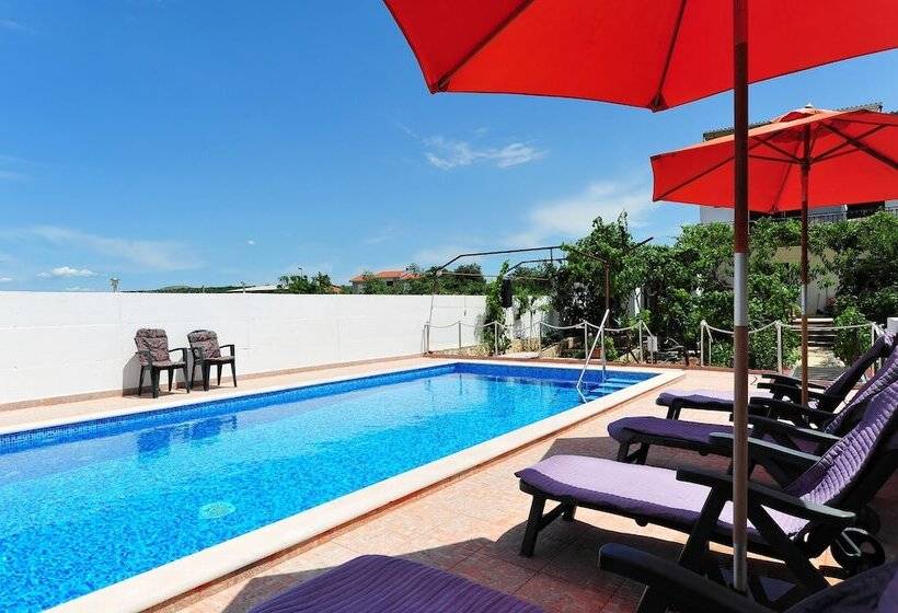 Apartments Villa Velin