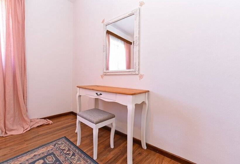 Apartment Modrusani 1561