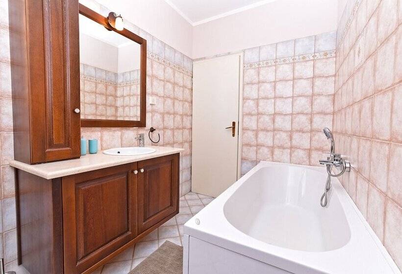 Apartment Modrusani 1561