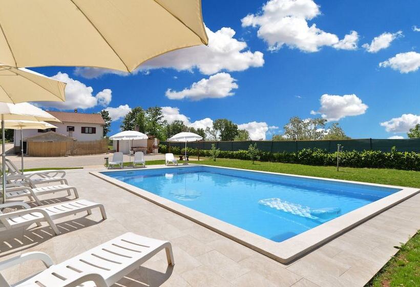 Apartment Modrusani 1561