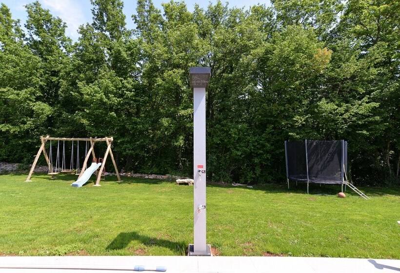 Apartment Modrusani 1561