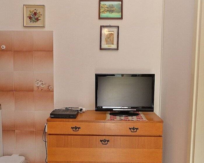 Apartment Near The Sea 650