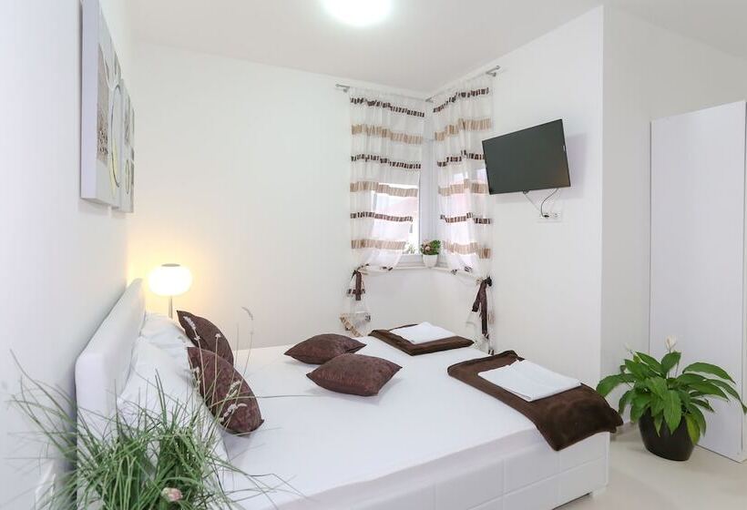 Apartment In Tribunj With Air Conditioning, Wifi 4953 1