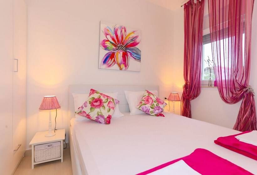 Apartment In Tribunj With Air Conditioning, Wifi 4953 1