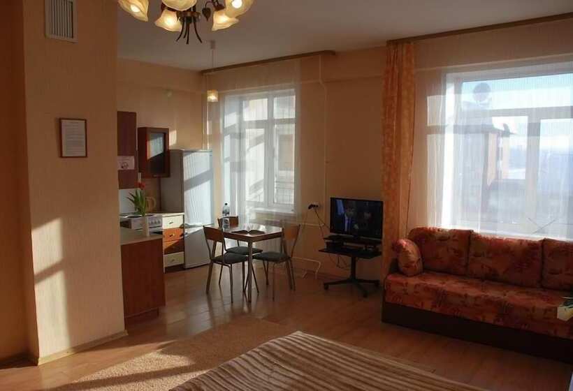 Apartment On Dalnevostochnaya 144