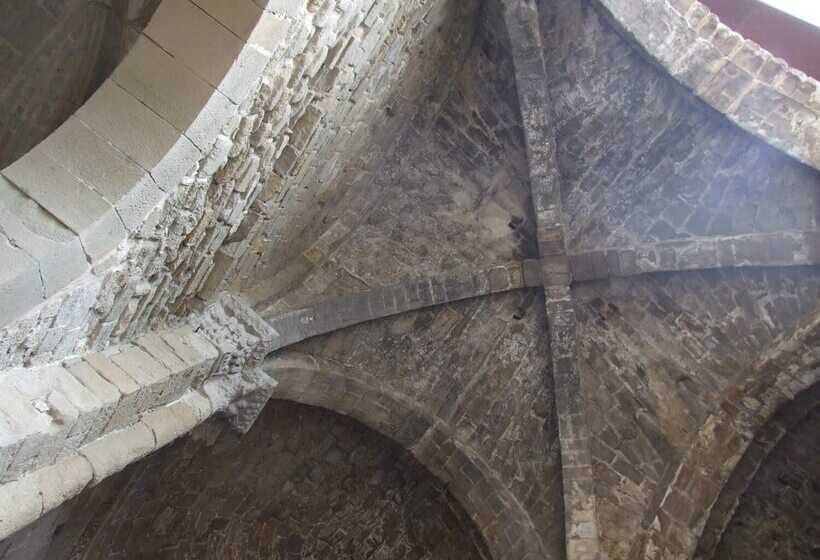 Apartments Cal Benet