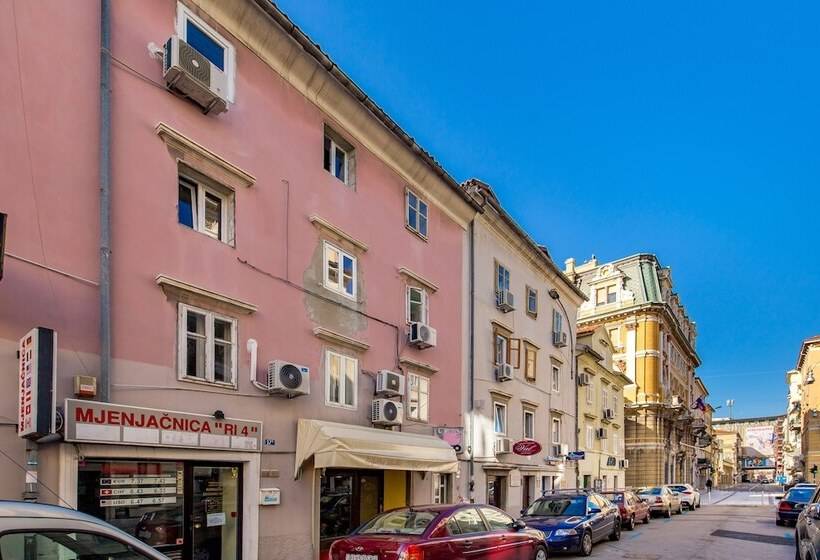 Apartments Small Sweet & Cosy