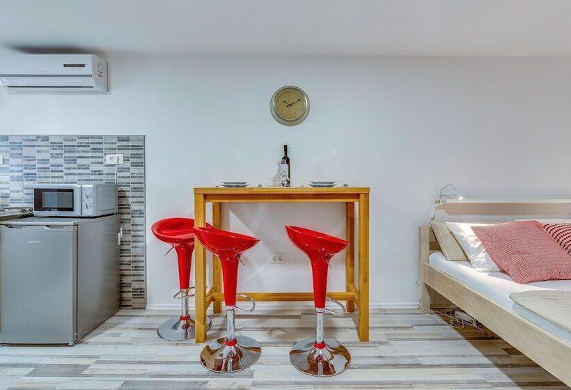 Apartments Small Sweet & Cosy