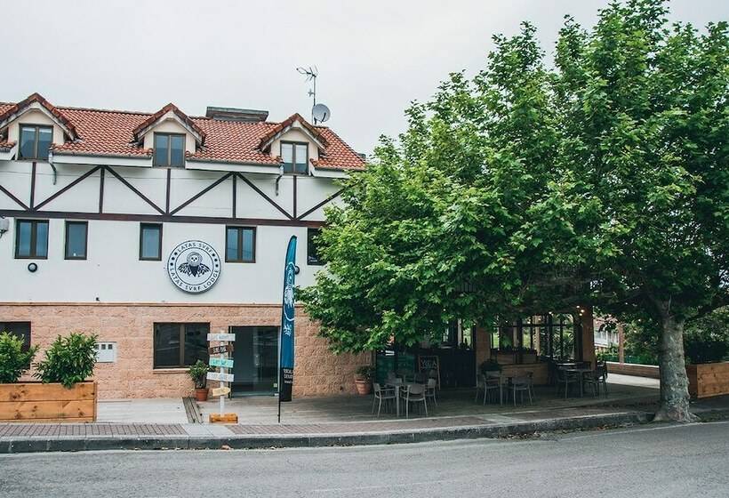 تختخواب و صبحانه Latas Surf Lodge