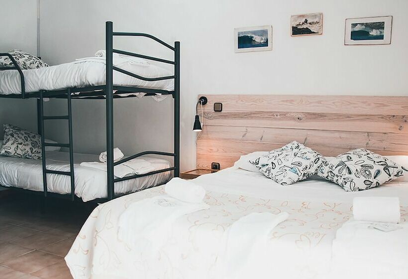 تختخواب و صبحانه Latas Surf Lodge