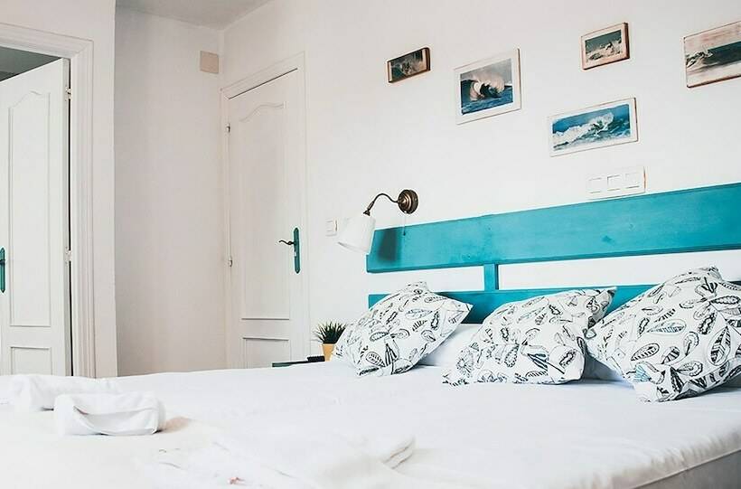 تختخواب و صبحانه Latas Surf Lodge