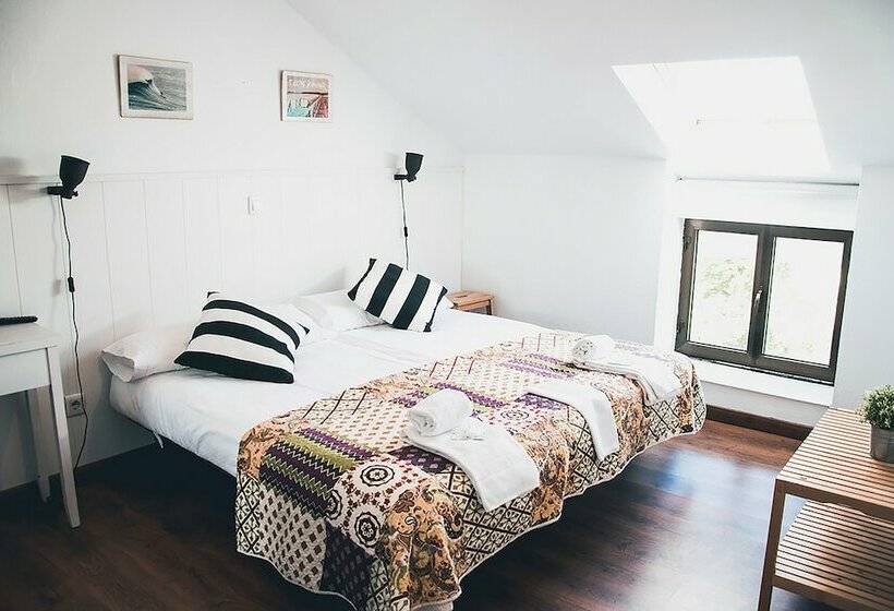 تختخواب و صبحانه Latas Surf Lodge