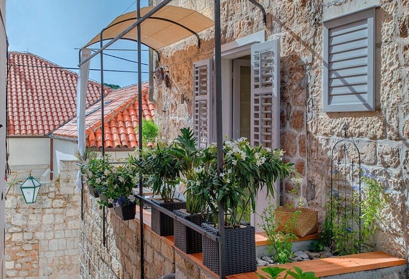 Heraclea Luxury Heritage Accommodation