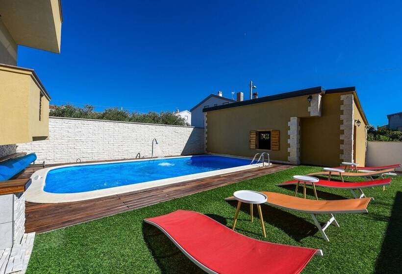 Holiday Apartments Yes Peace