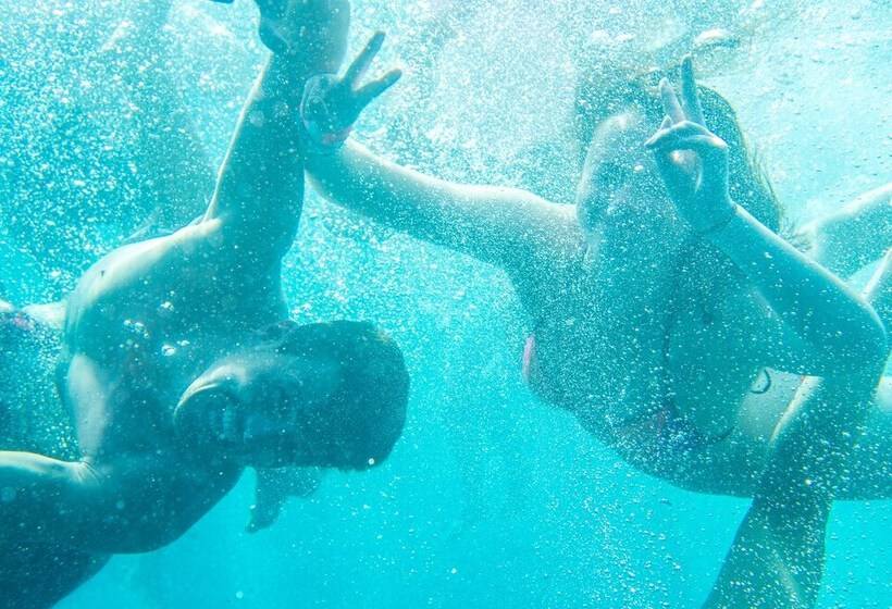 فندق Barcelona Costa Brava Beach Camp