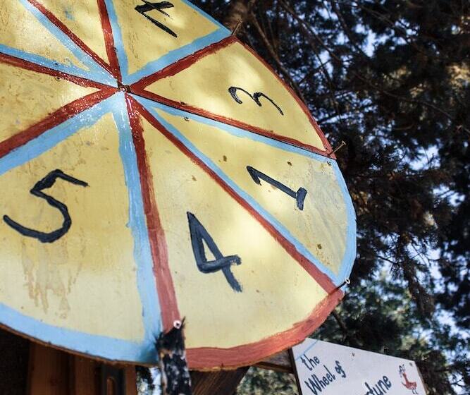 فندق Barcelona Costa Brava Beach Camp