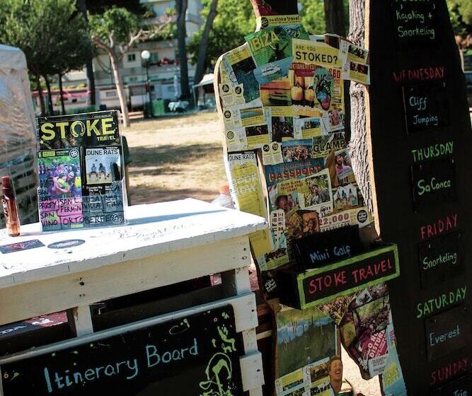 فندق Barcelona Costa Brava Beach Camp