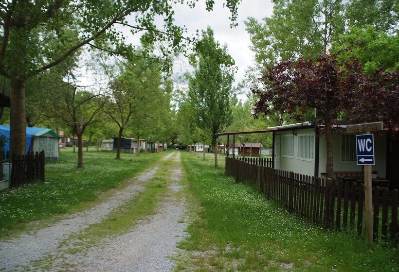 هتل Camping Los Cameros