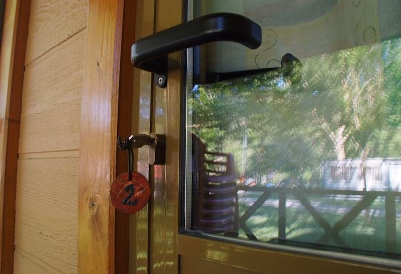 هتل Camping Los Cameros