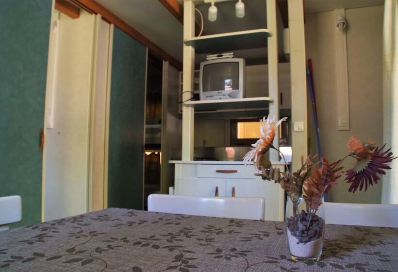 هتل Camping Los Cameros