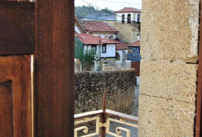 3 Bedrooms House With Garden At Salzedas