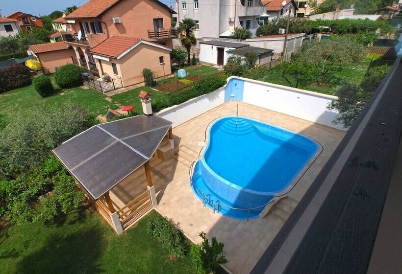 Пансион Apartments And Rooms Novigrad 1624