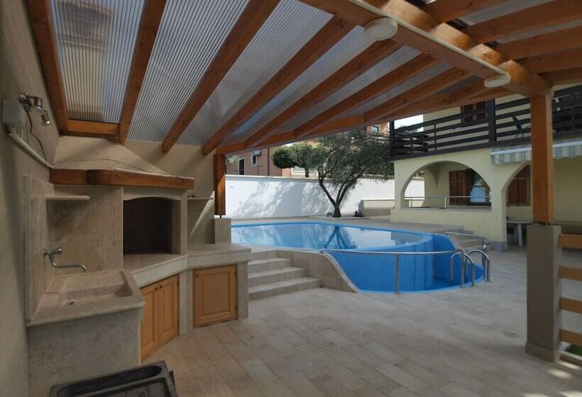 Пансион Apartments And Rooms Novigrad 1624