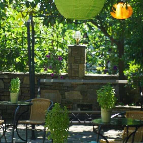 پانسیون Muses Country House