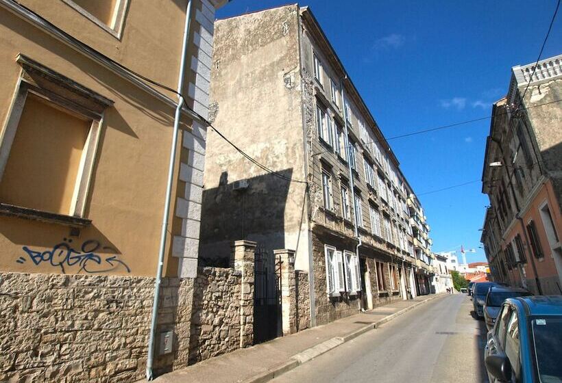 ペンション Room 1646