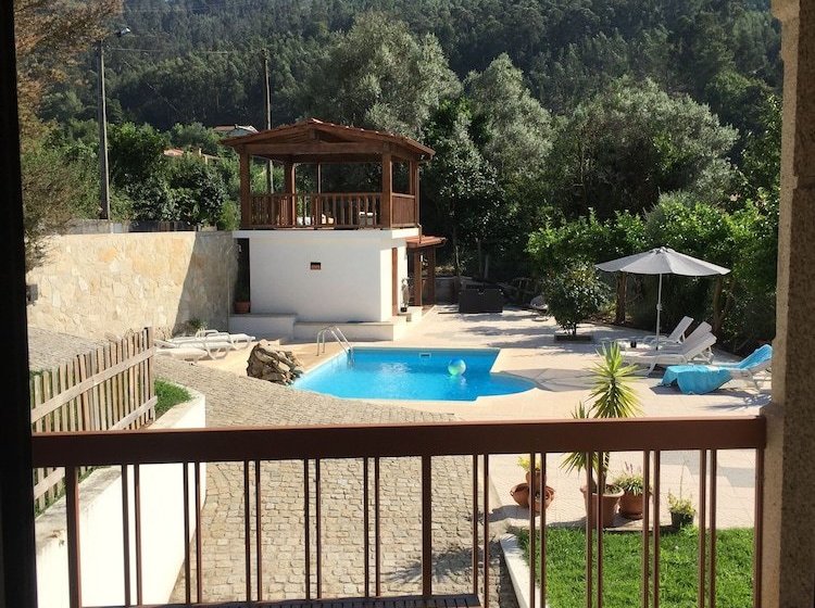 Beautiful Detached Villa With Private Pool, Fibre Wi Fi, Garden, Games Room & Bbq