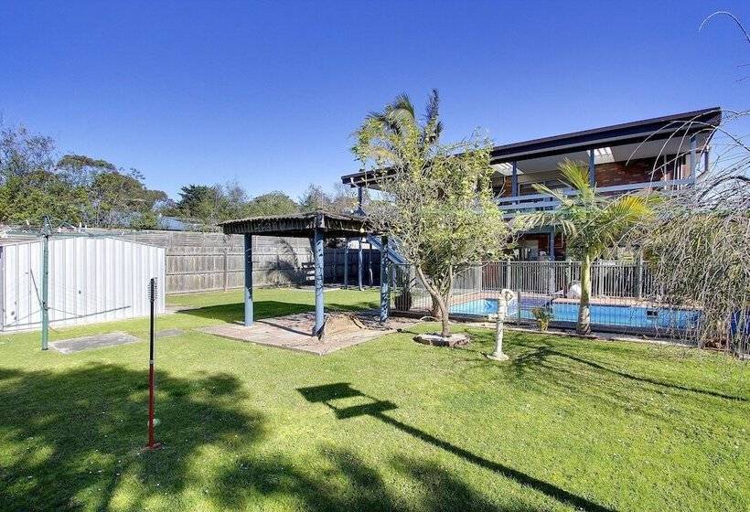 47 Anderson With Pool In Cowes