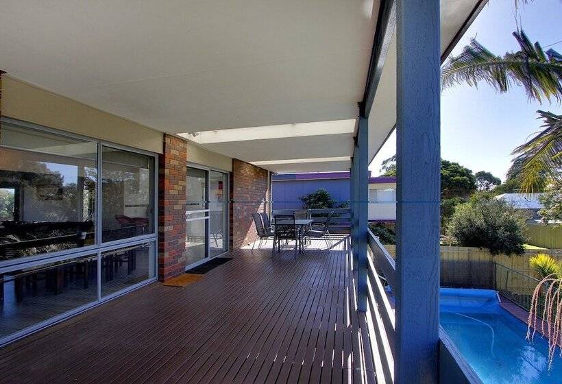 47 Anderson With Pool In Cowes