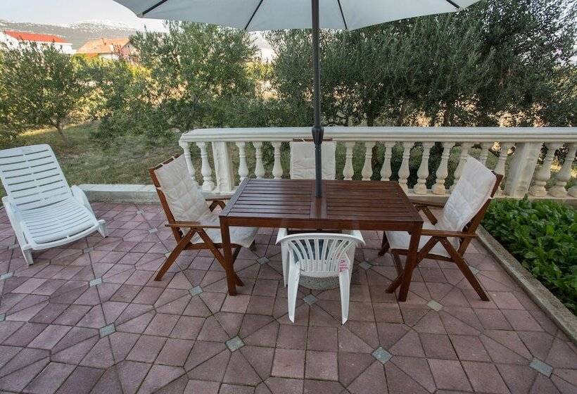 Beach Apartments Rumin