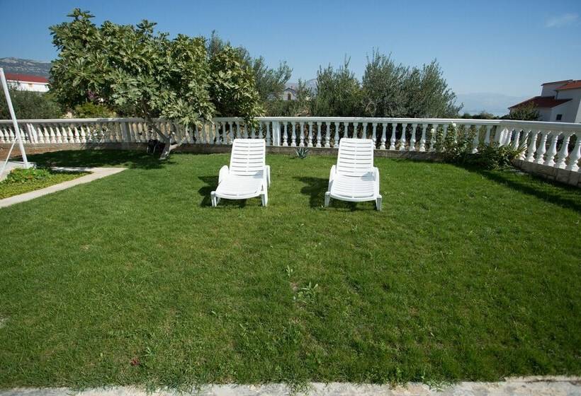 Beach Apartments Rumin