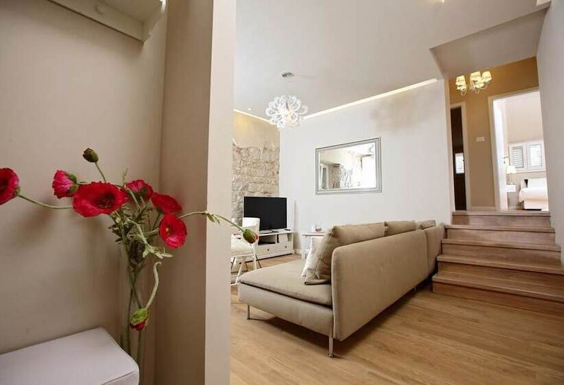 Apartment White Stone   Diocletian Palace