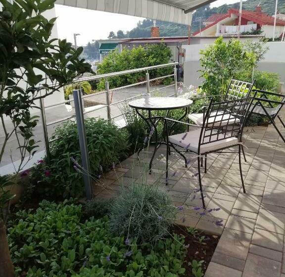 Apartmani Marinović