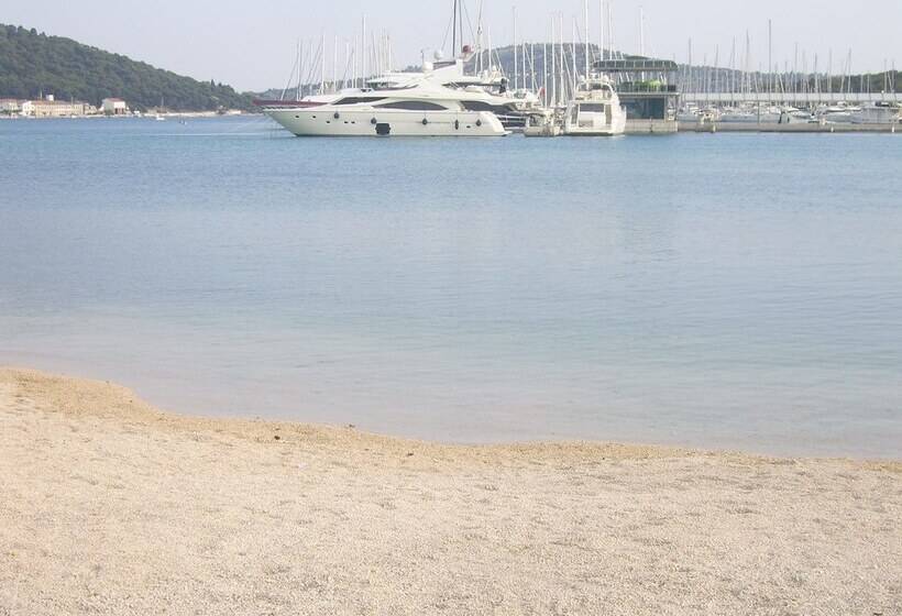 Apartments Villa Erik