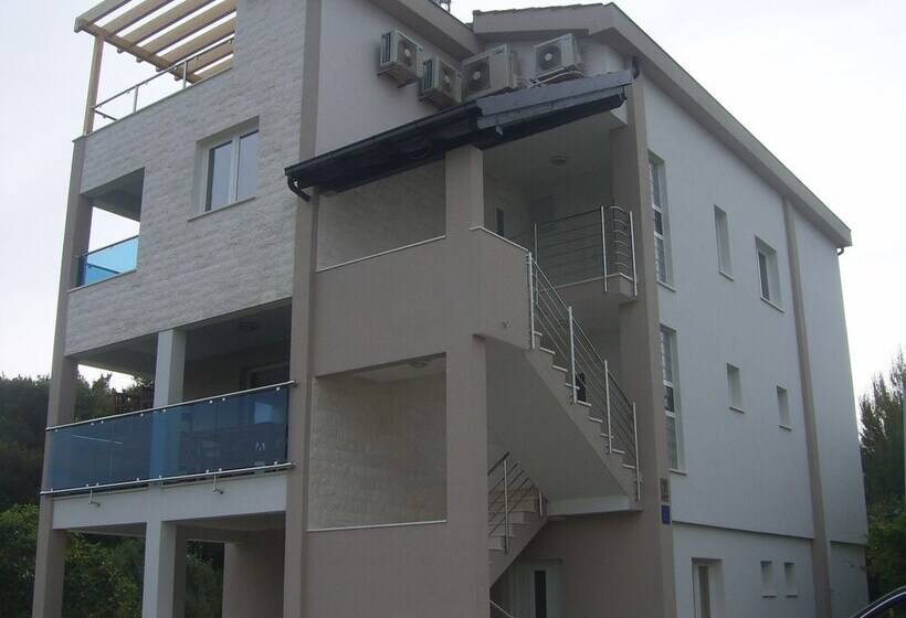 Apartments Villa Erik