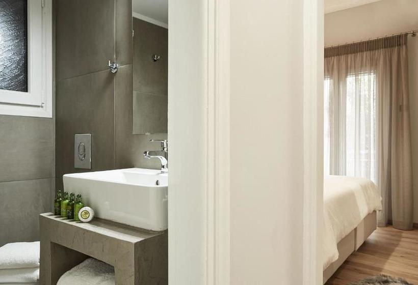 Charming Studio Apartment