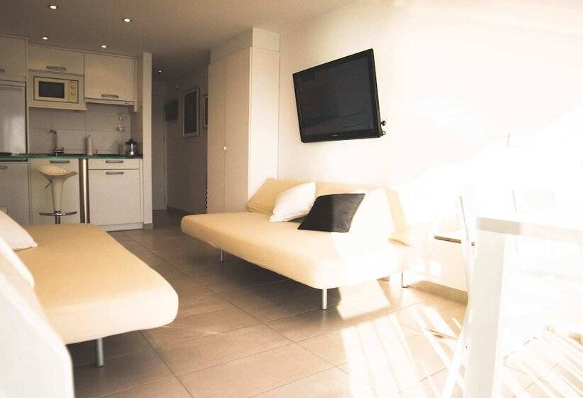 Cozy Loft In Front Of The Sea