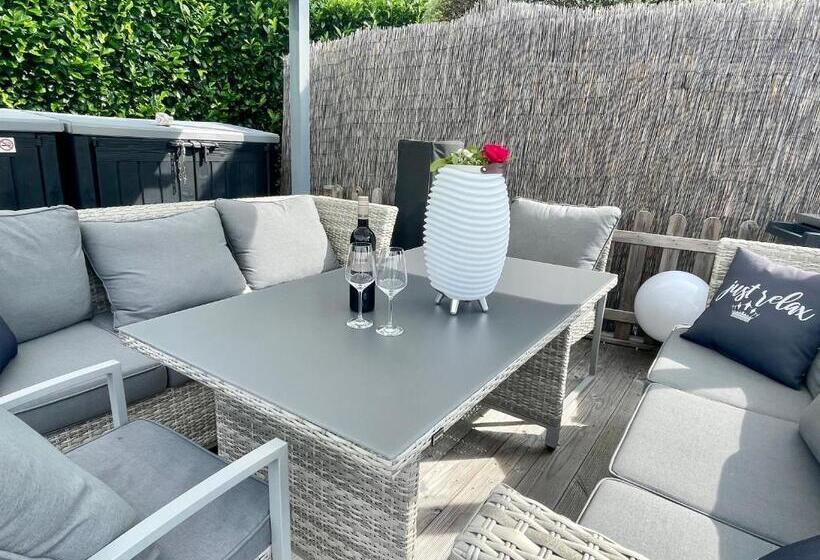 Ferienwohnung Schlossblick   4 Sterne Sauna Pool Whirlpool Privat