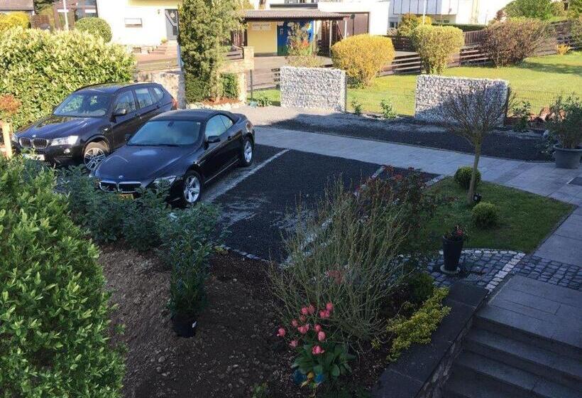 Ferienwohnung Schlossblick   4 Sterne Sauna Pool Whirlpool Privat