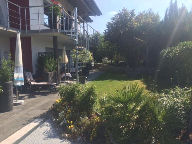 Ferienwohnung Schlossblick   4 Sterne Sauna Pool Whirlpool Privat