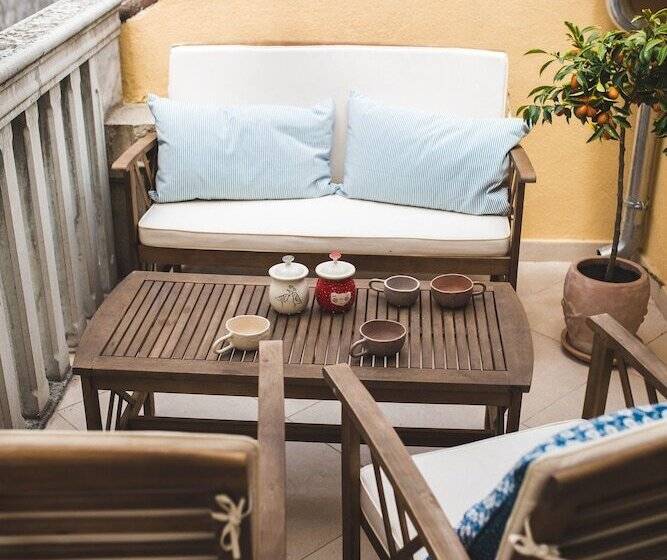 Jerry & Oli S Apartments