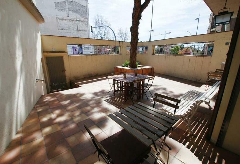 La Casa Del Pi · La Casa Del Pi · House In The City, Next To Barcelona And Beach