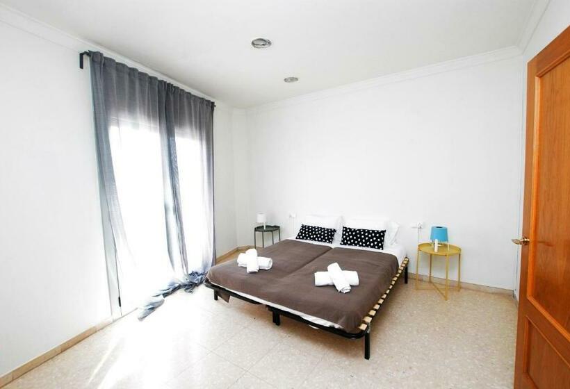 La Casa Del Pi · La Casa Del Pi · House In The City, Next To Barcelona And Beach