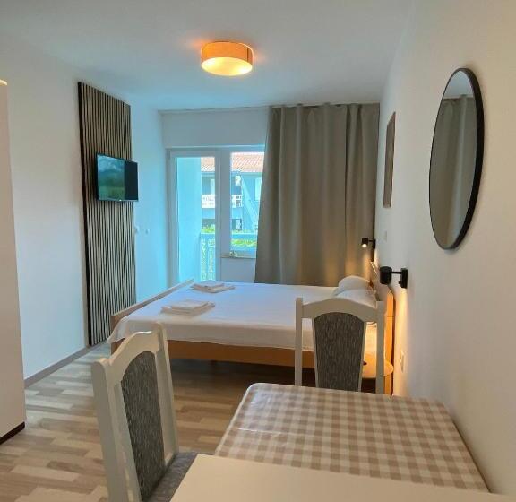 펜션 Apart Pansion Promajna