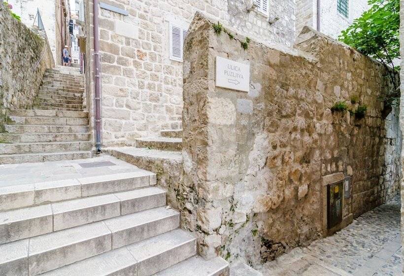 بنسيون Cinema View House