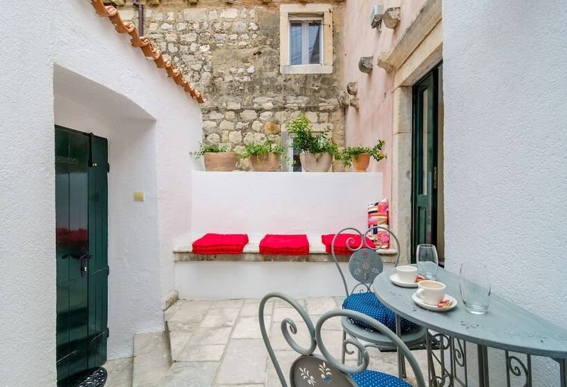 بنسيون Cinema View House