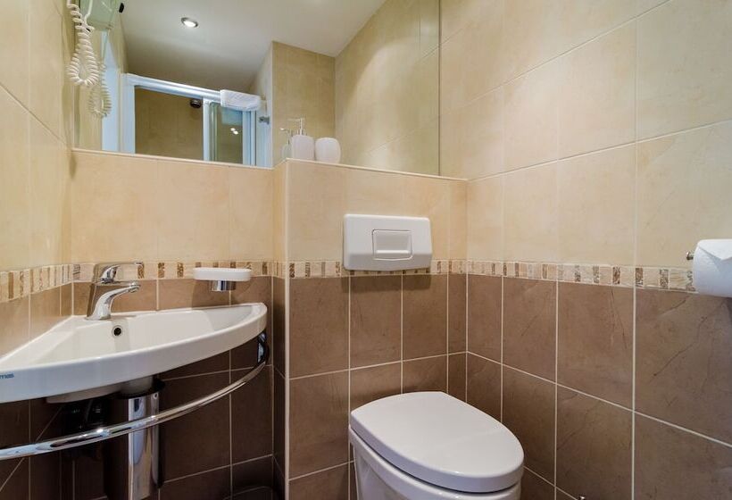 بنسيون Cinema View House